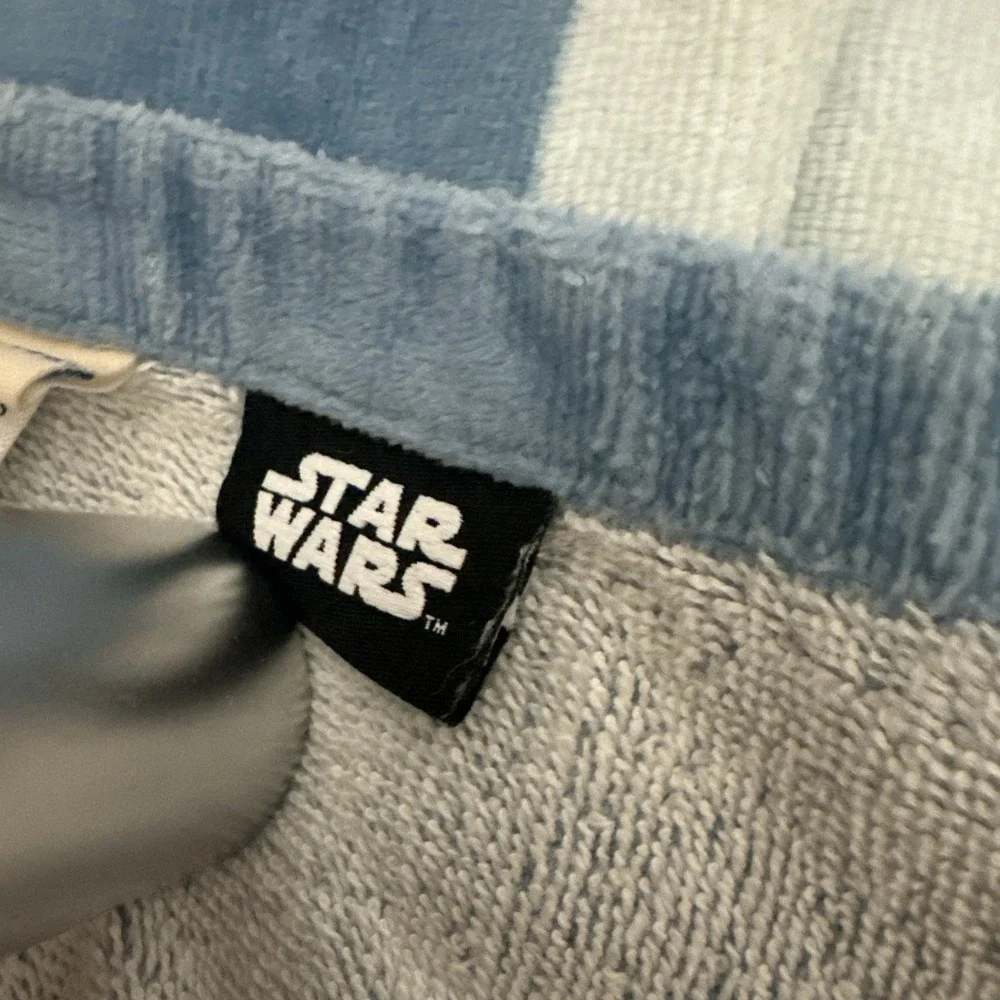 Pottery Barn‎ Kids Star Wars EP 8 Rey, Chewbacca & Porg 32